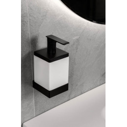Диспенсер настенный Qubic Black 10727-B