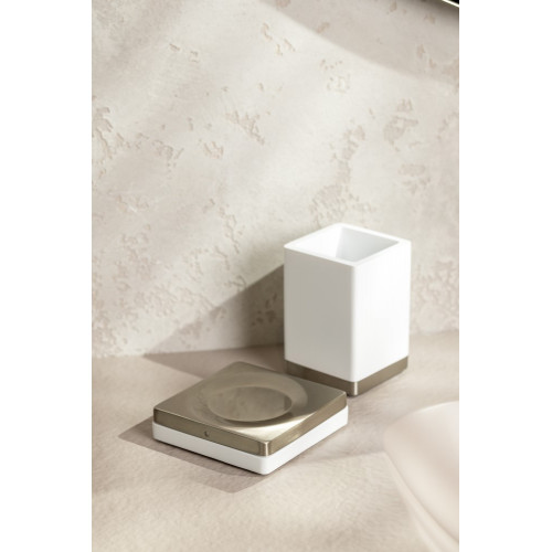 Стакан настольный Qubic Nickel Brush 10961-NB
